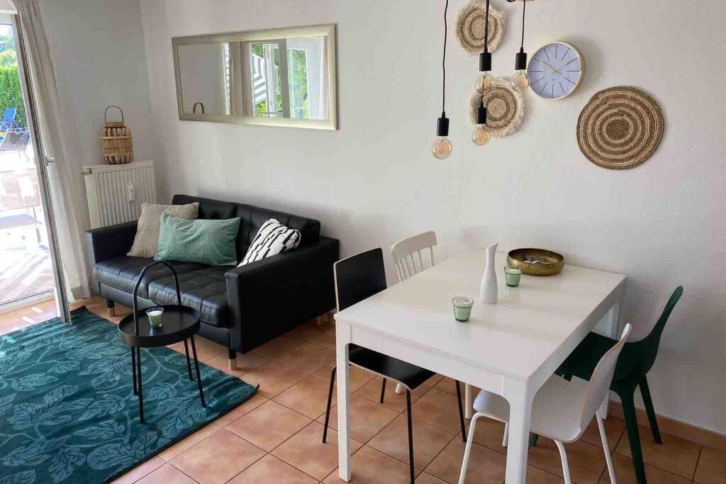 Die Seeblume - Ferienwohnung Mit Pool Und Seeblick Bodman-Ludwigshafen Exterior photo