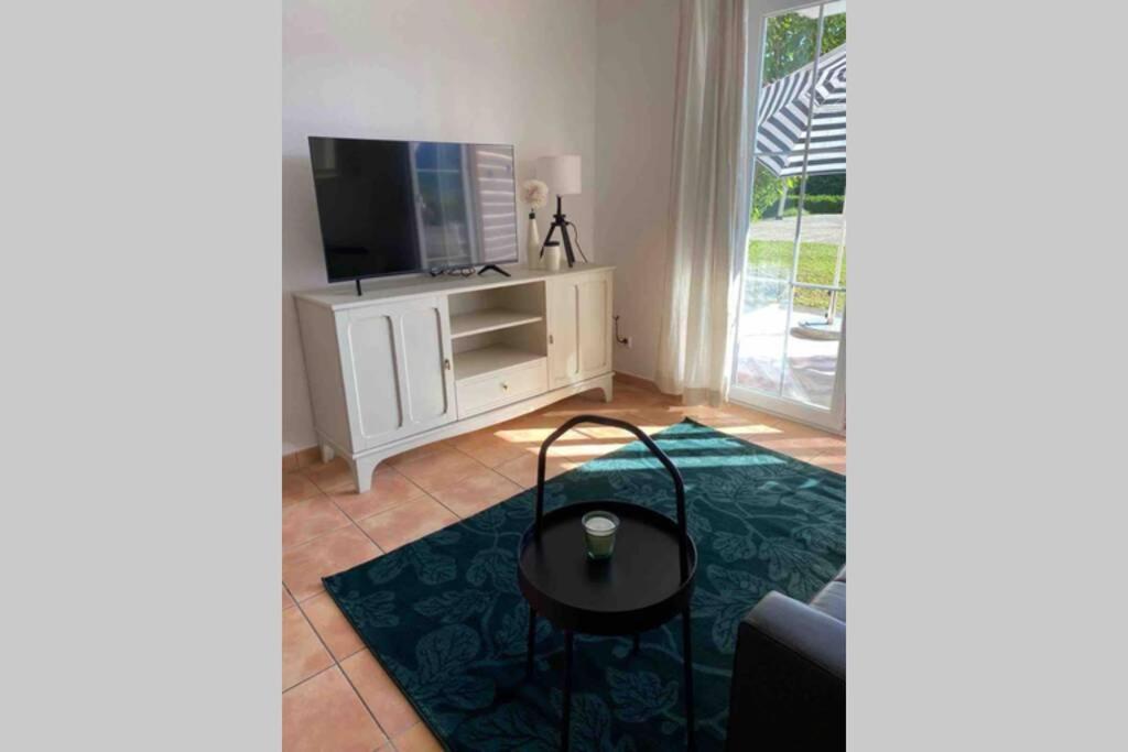 Die Seeblume - Ferienwohnung Mit Pool Und Seeblick Bodman-Ludwigshafen Exterior photo